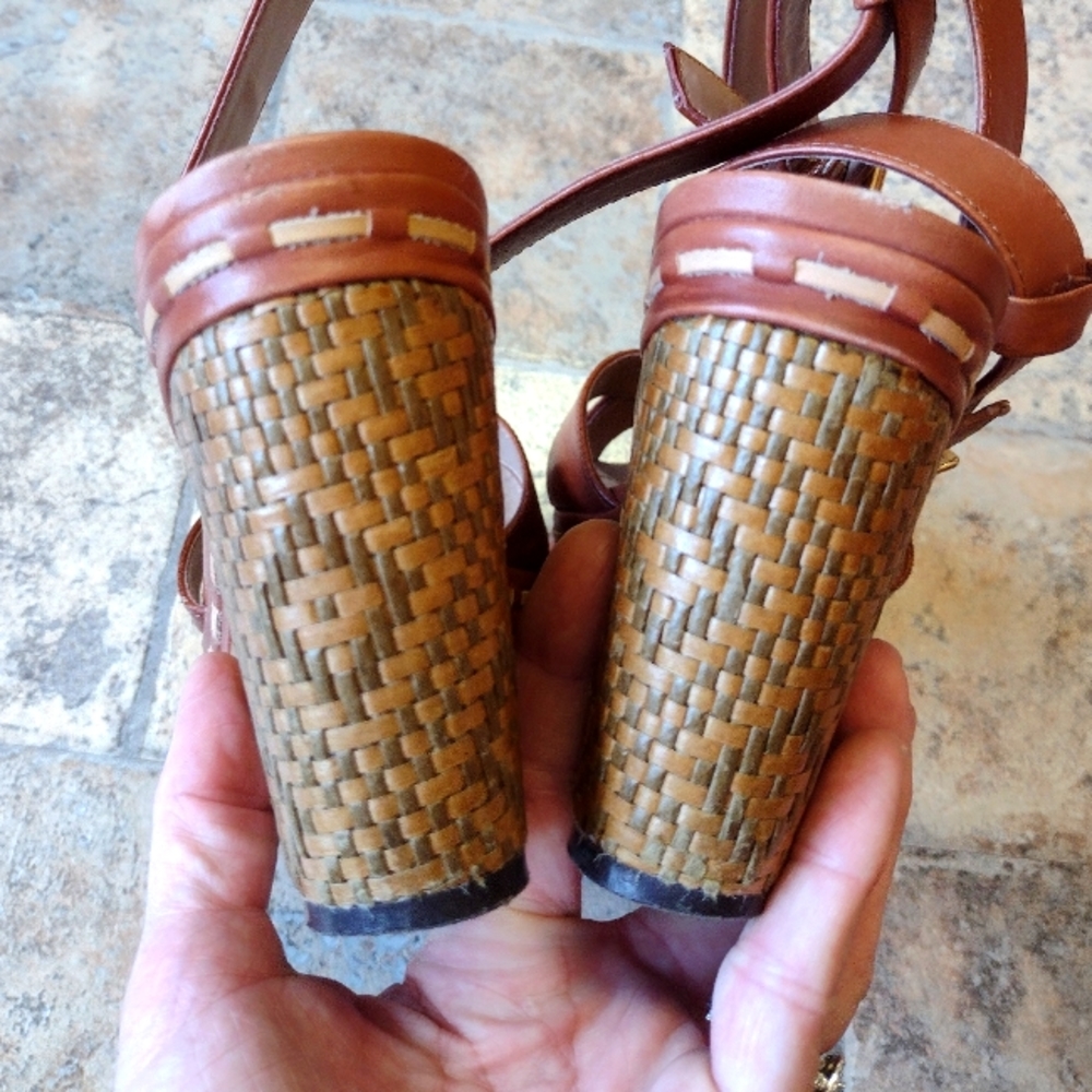 Vince Camuto Raven wedge sandals size 8B - Picture 9 of 12